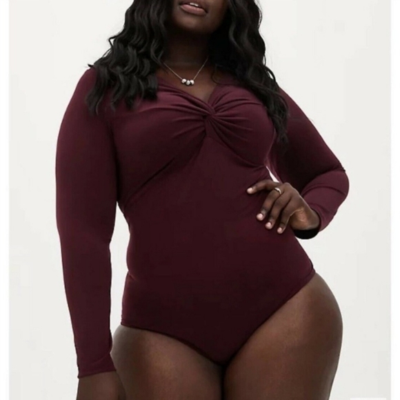 🦋Torrid bodysuit - Picture 1 of 7